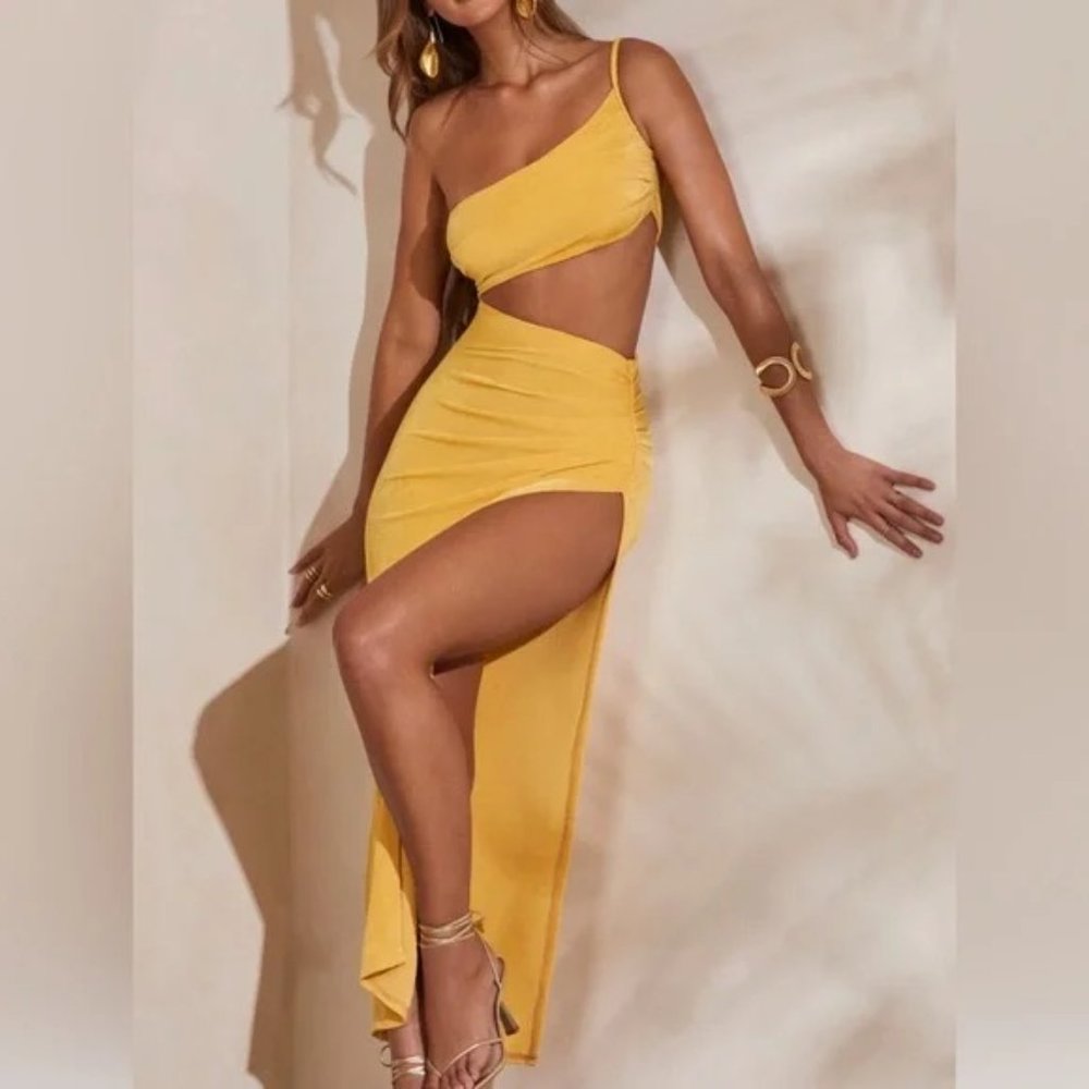 Oh Polly One Jawdropping Shoulder Cut Out Maxi Dress in Dark Yellow : Size 0